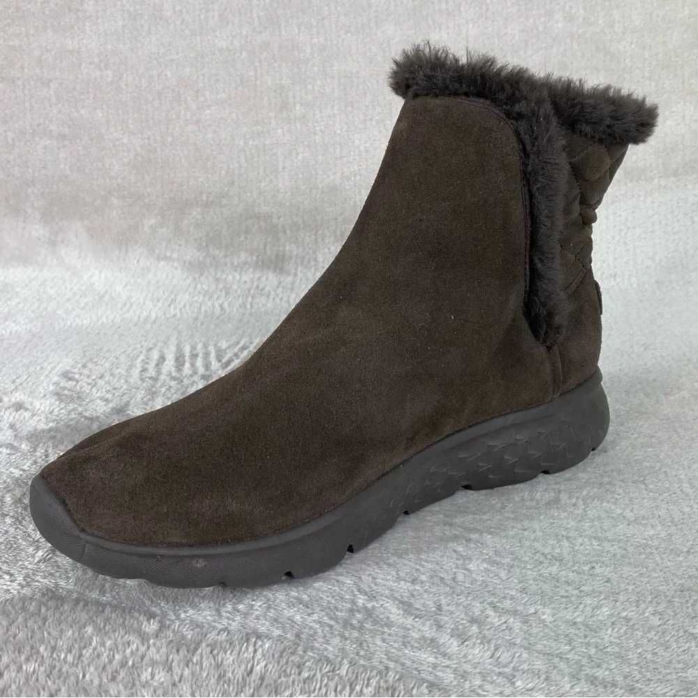Skechers Cozy Boots Womens Size 7 Brown Suede‎ Quilt Ankle Fur Lined Mat Insole